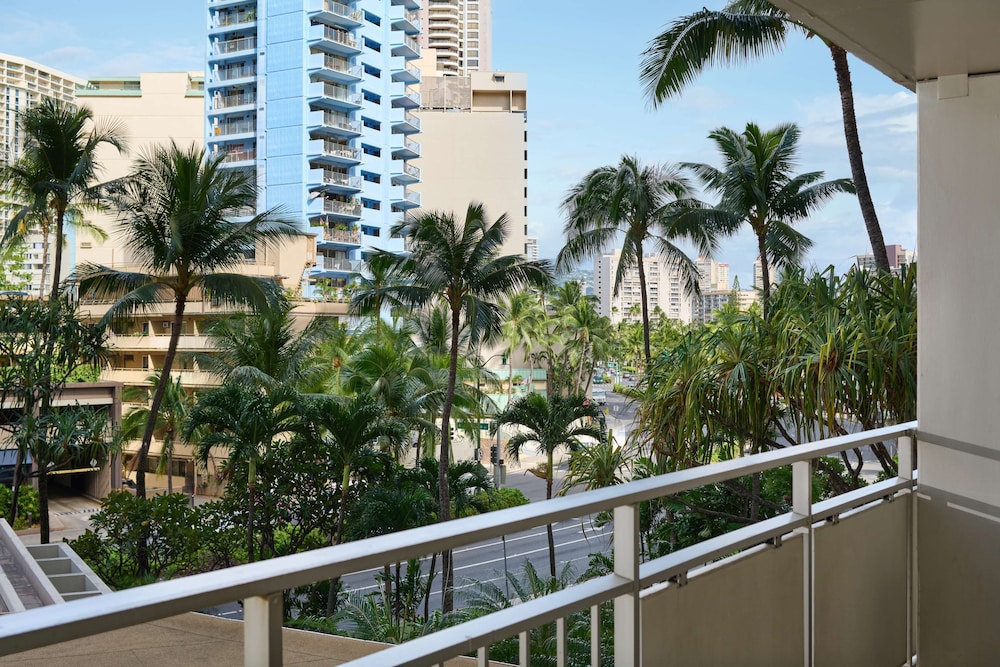 Ilikai Hotel & Luxury Suites — Hotel rooms in Honolulu, Hawaii