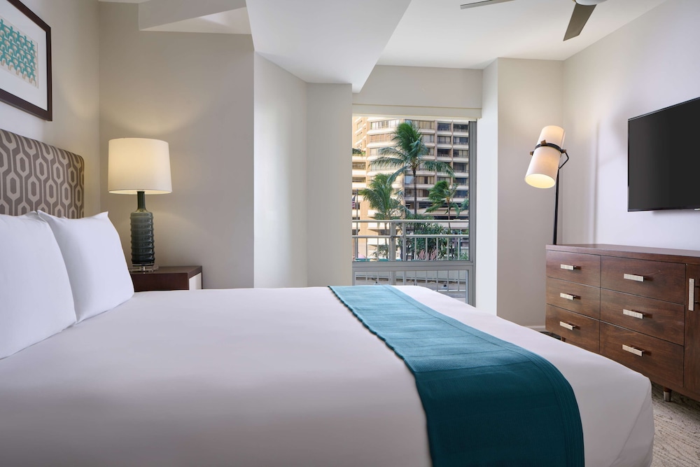 Ilikai Hotel & Luxury Suites — Hotel rooms in Honolulu, Hawaii