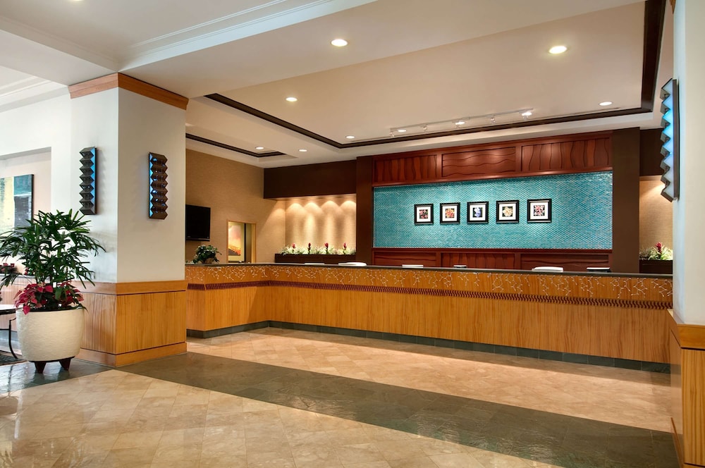 Ilikai Hotel & Luxury Suites — Hotel building in Honolulu, Hawaii