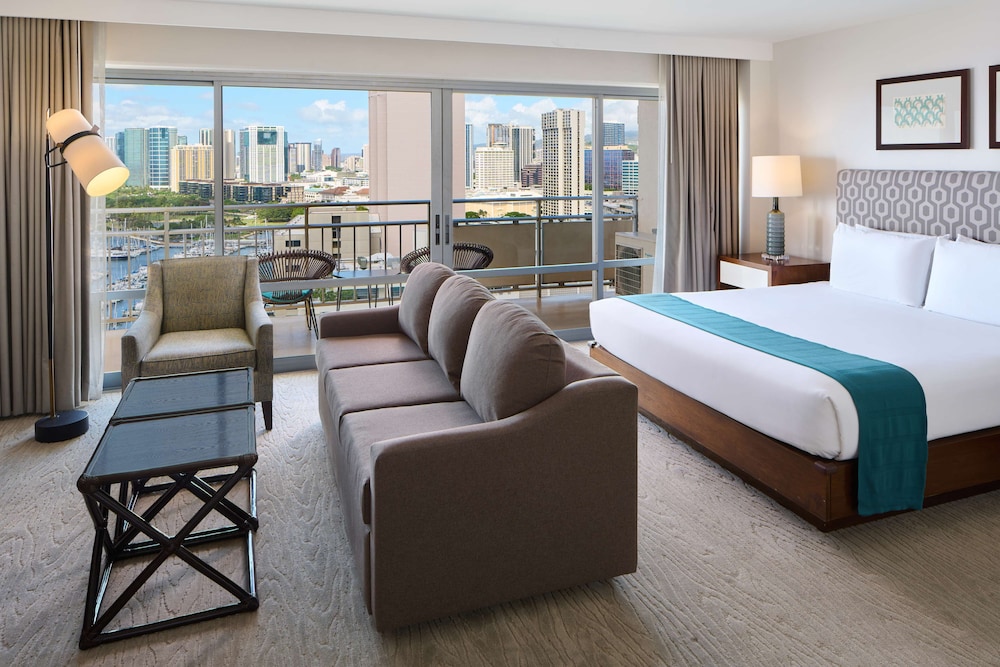 Ilikai Hotel & Luxury Suites — Hotel rooms in Honolulu, Hawaii