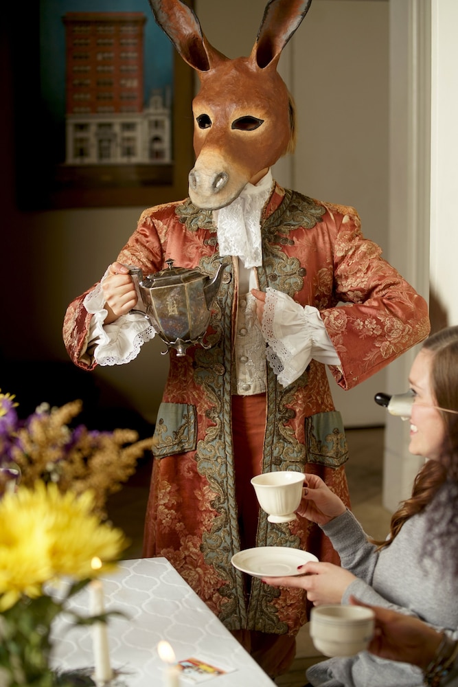 International House Hotel — Restaurant & bars in New Orleans, Louisiana