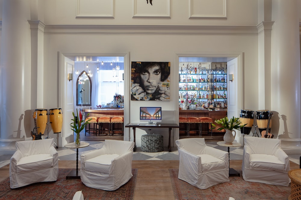 International House Hotel — Restaurant & bars in New Orleans, Louisiana