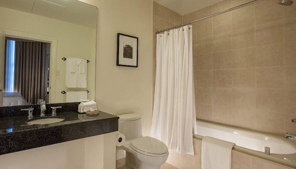International House Hotel — Hotel rooms in New Orleans, Louisiana