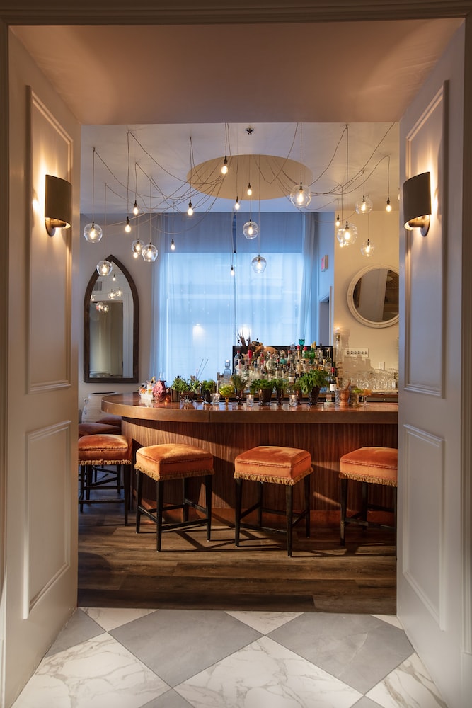 International House Hotel — Restaurant & bars in New Orleans, Louisiana