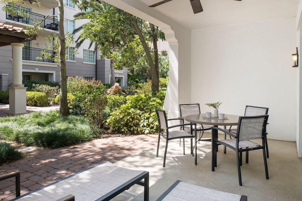 Marriott's Lakeshore Reserve — Hotel building in Orlando, Florida