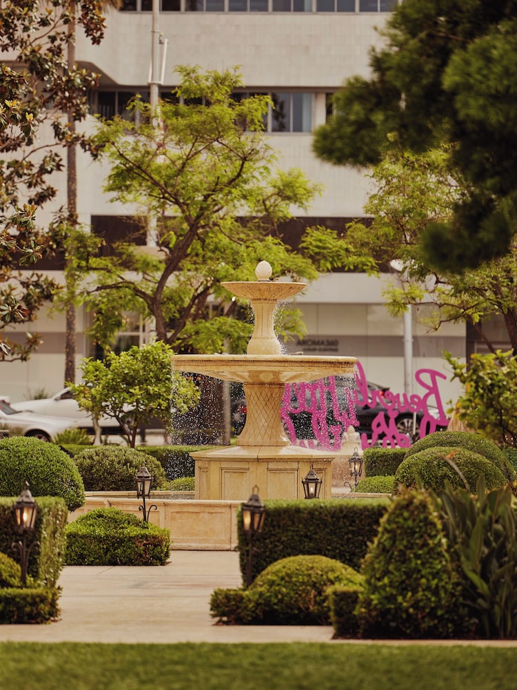 The Maybourne Beverly Hills, Maybourne — Attractions in the area in Beverly Hills, California