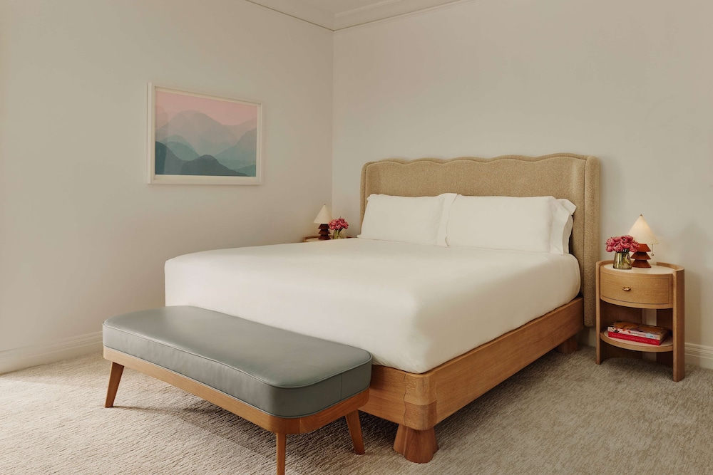 The Maybourne Beverly Hills, Maybourne — Hotel rooms in Beverly Hills, California