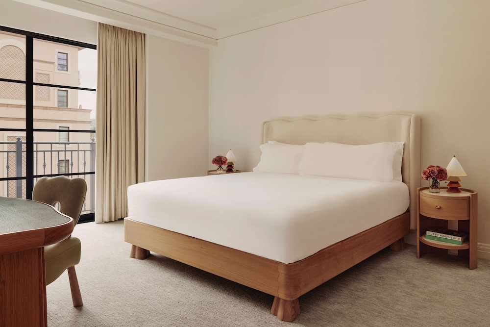 The Maybourne Beverly Hills, Maybourne — Hotel rooms in Beverly Hills, California