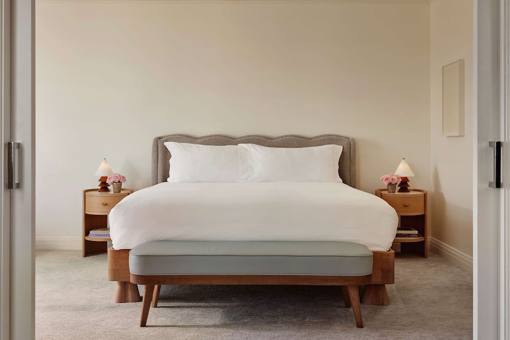 The Maybourne Beverly Hills, Maybourne — Hotel rooms in Beverly Hills, California