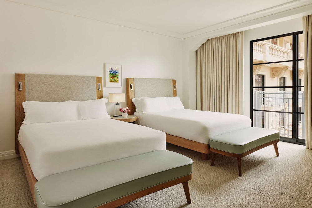 The Maybourne Beverly Hills, Maybourne — Hotel rooms in Beverly Hills, California