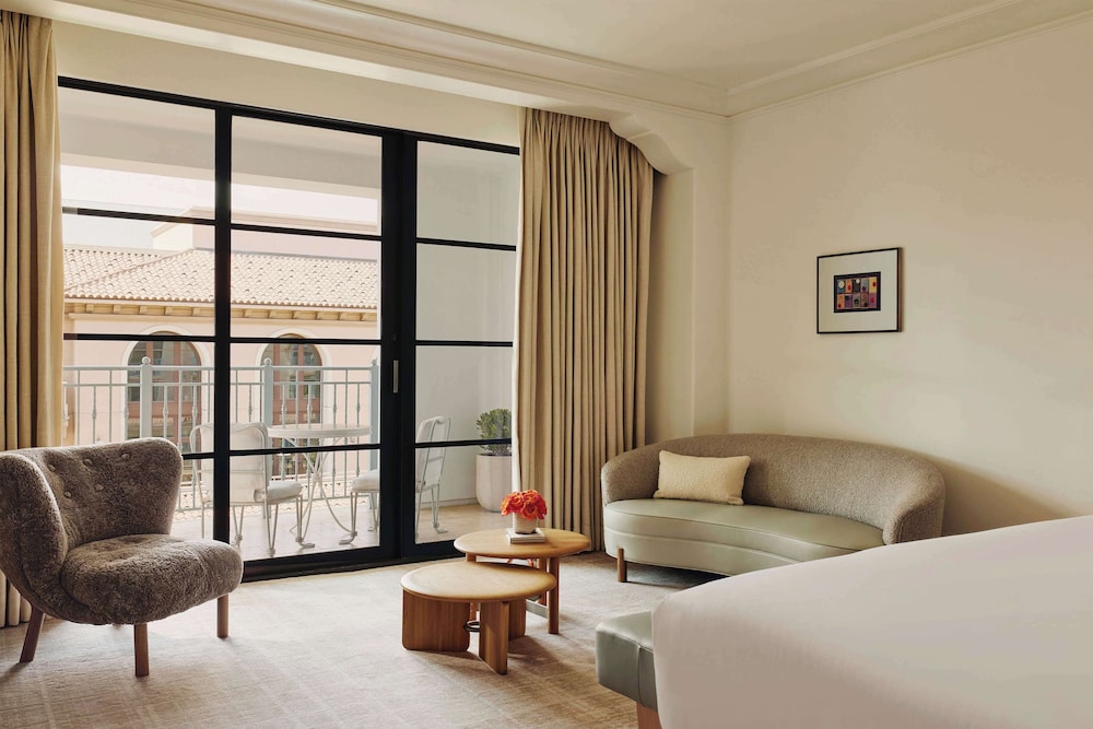 The Maybourne Beverly Hills, Maybourne — Hotel rooms in Beverly Hills, California