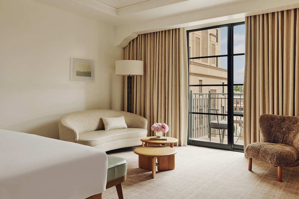 The Maybourne Beverly Hills, Maybourne — Hotel rooms in Beverly Hills, California