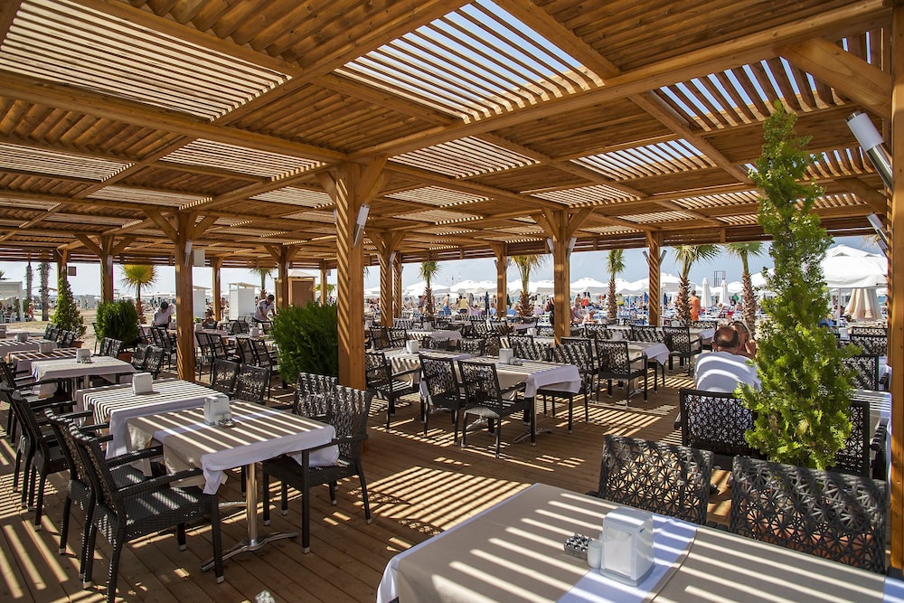 Dream World Aqua Hotel - All Inclusive — Restaurant in Side