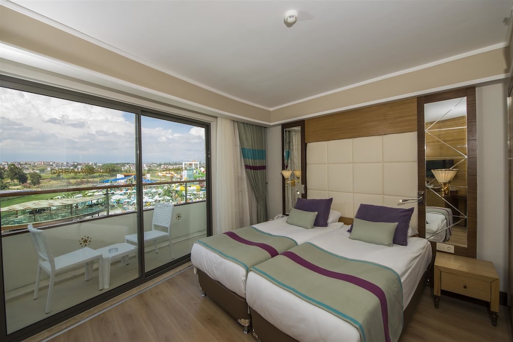Dream World Aqua Hotel - All Inclusive — Rooms in Side