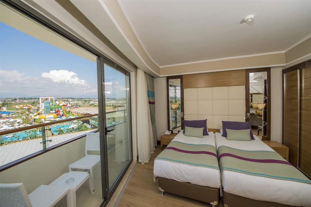 Dream World Aqua Hotel - All Inclusive — Rooms in Side