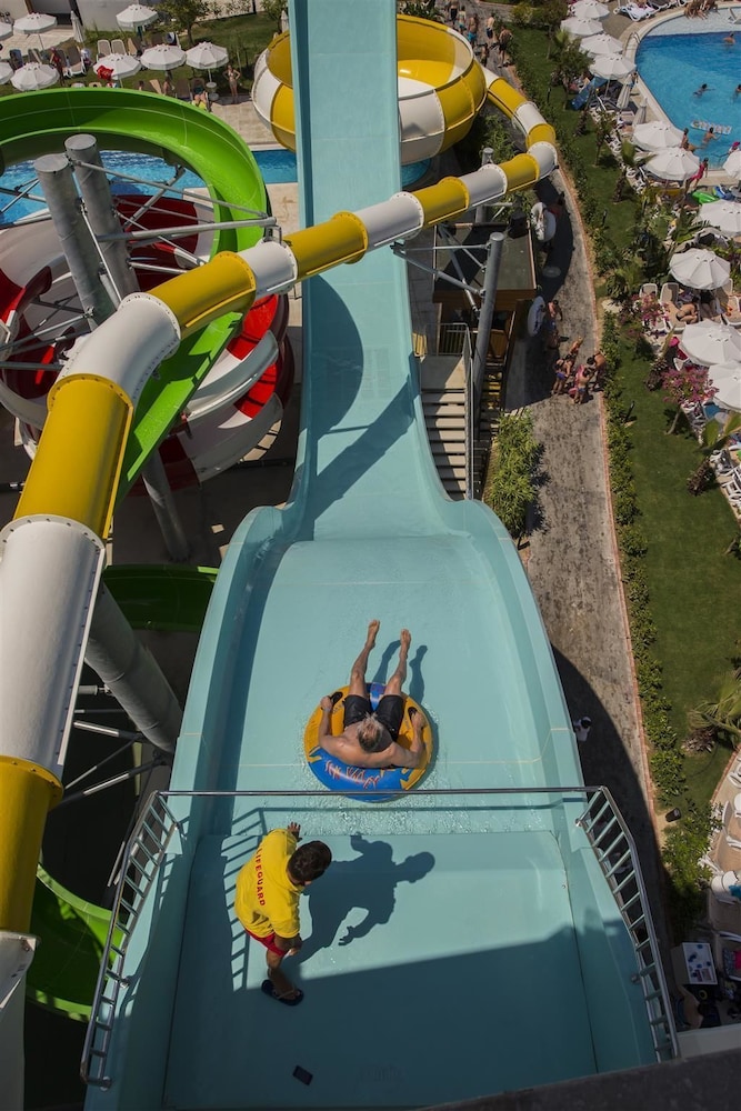 Dream World Aqua Hotel - All Inclusive — Pool in Side