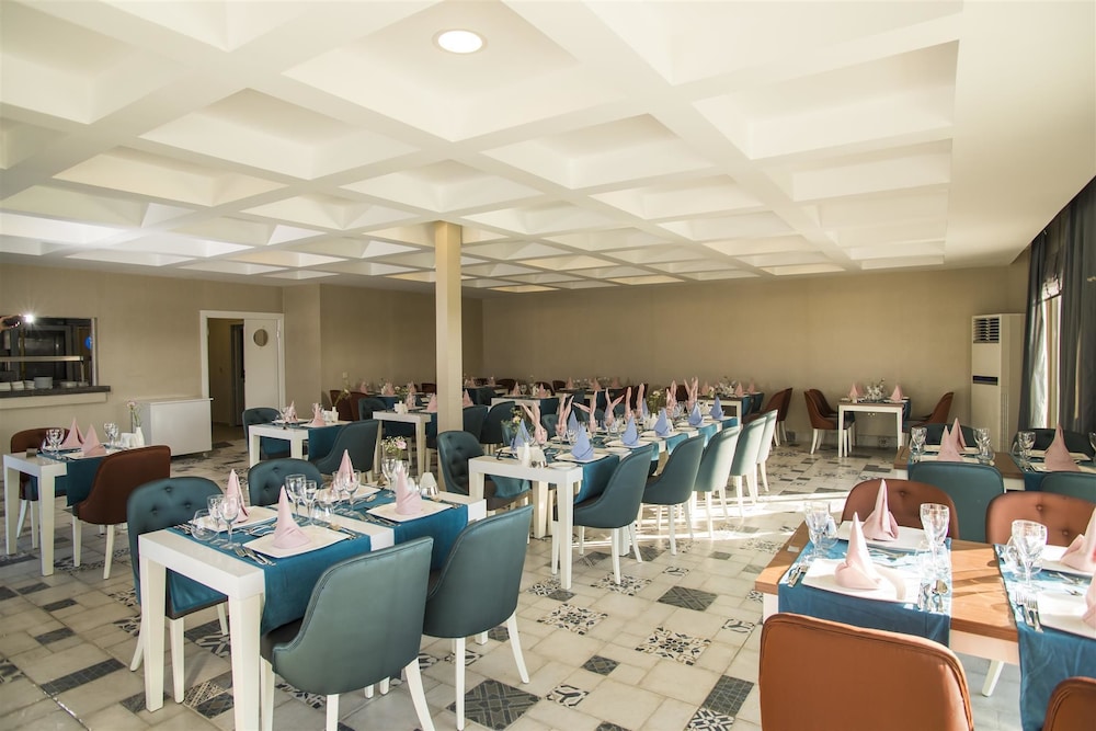 Dream World Aqua Hotel - All Inclusive — Restaurant in Side