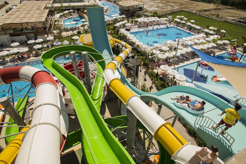 Dream World Aqua Hotel - All Inclusive — Pool in Side