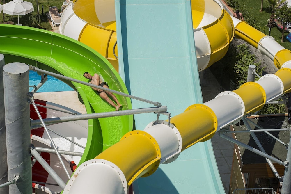 Dream World Aqua Hotel - All Inclusive — Pool in Side