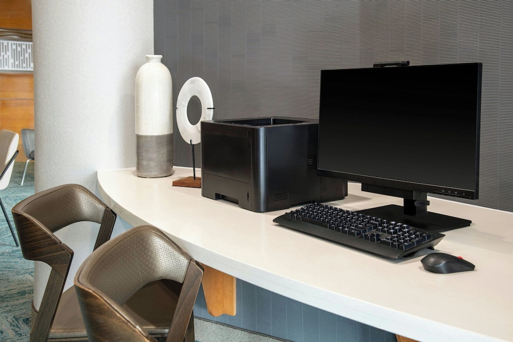 SpringHill Suites Detroit Auburn Hills — Hotel building in Auburn Hills, Michigan
