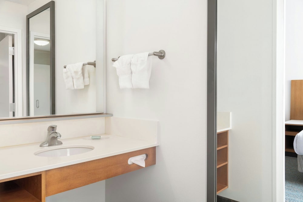 SpringHill Suites Detroit Auburn Hills — Hotel rooms in Auburn Hills, Michigan
