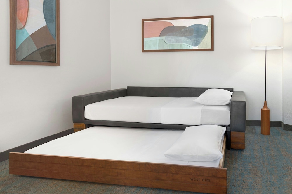 SpringHill Suites Detroit Auburn Hills — Hotel rooms in Auburn Hills, Michigan