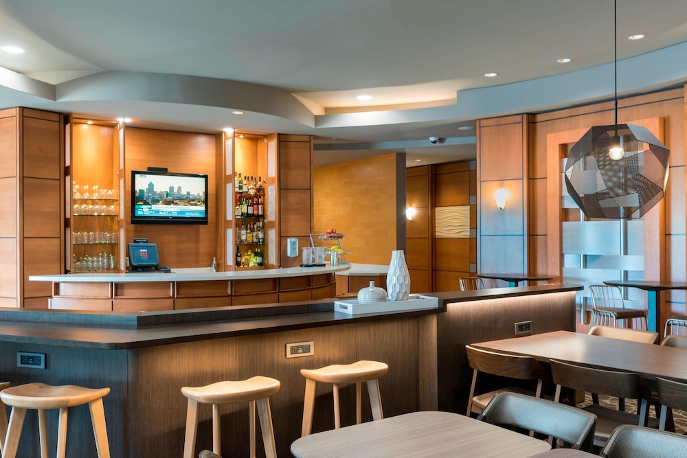 SpringHill Suites Detroit Auburn Hills — Restaurant & bars in Auburn Hills, Michigan