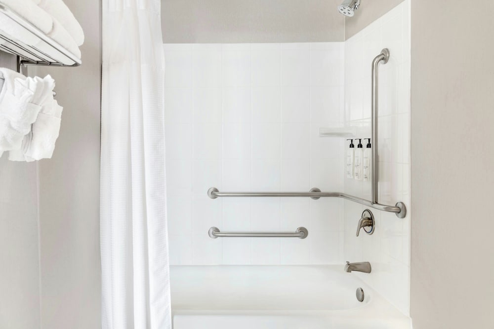 SpringHill Suites Detroit Auburn Hills — Hotel rooms in Auburn Hills, Michigan