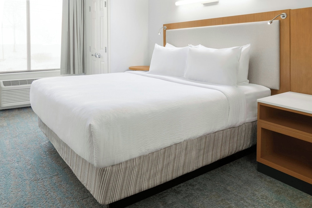 SpringHill Suites Detroit Auburn Hills — Hotel rooms in Auburn Hills, Michigan