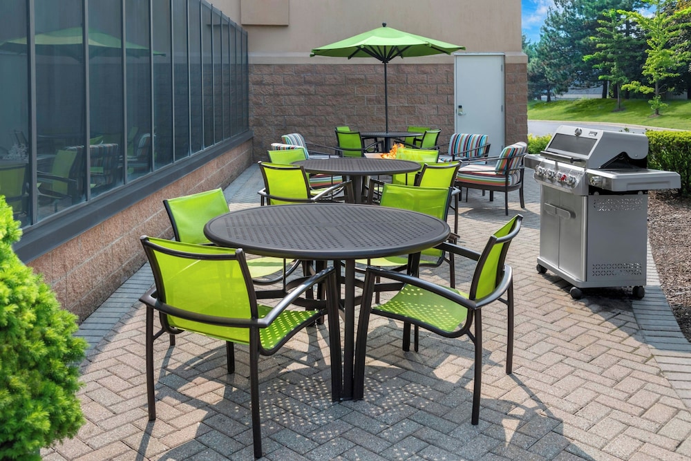 SpringHill Suites Detroit Auburn Hills — Restaurant & bars in Auburn Hills, Michigan