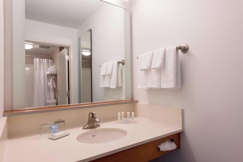 SpringHill Suites Detroit Auburn Hills — Hotel rooms in Auburn Hills, Michigan