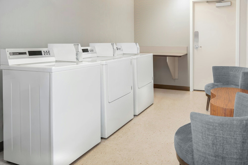 SpringHill Suites Detroit Auburn Hills — Hotel rooms in Auburn Hills, Michigan