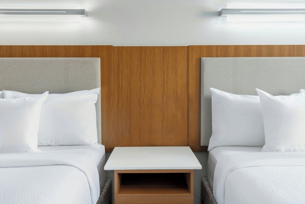 SpringHill Suites Detroit Auburn Hills — Hotel rooms in Auburn Hills, Michigan