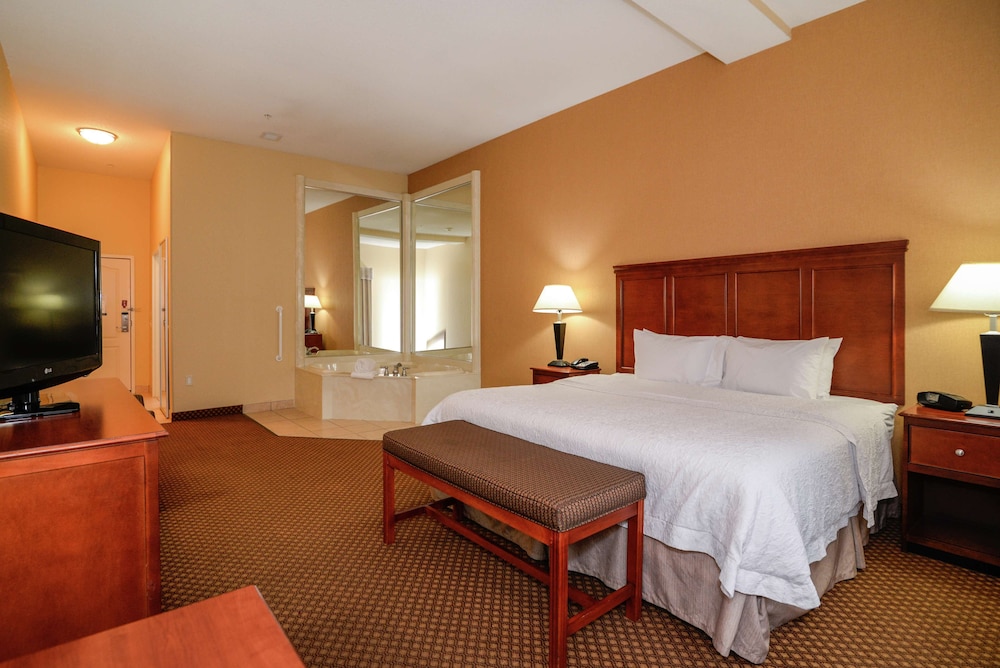 Hampton Inn & Suites Detroit/Chesterfield Township — Hotel rooms in Chesterfield, Michigan