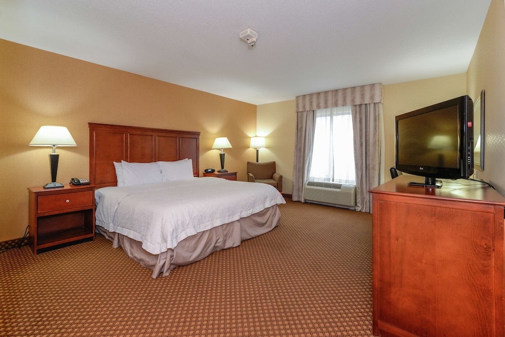 Hampton Inn & Suites Detroit/Chesterfield Township — Hotel rooms in Chesterfield, Michigan