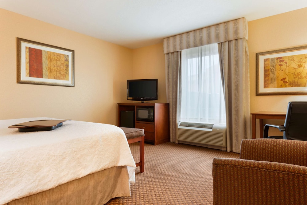 Hampton Inn & Suites Detroit/Chesterfield Township — Hotel rooms in Chesterfield, Michigan