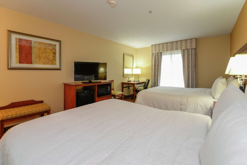 Hampton Inn & Suites Detroit/Chesterfield Township — Hotel rooms in Chesterfield, Michigan