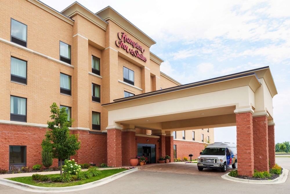 Hampton Inn & Suites Detroit/Chesterfield Township — Main photo in Chesterfield, Michigan