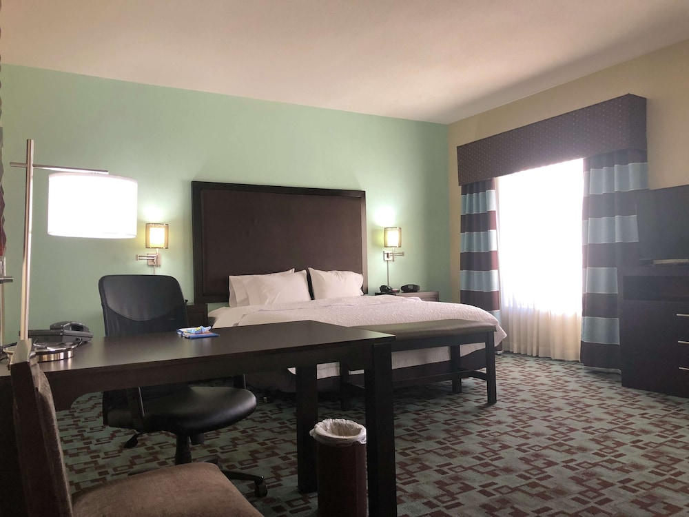 Hampton Inn & Suites Nashville @ Opryland — Hotel rooms in Nashville, Tennessee