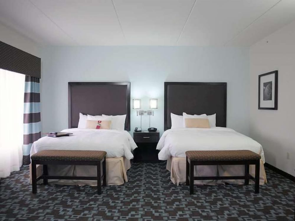 Hampton Inn & Suites Nashville @ Opryland — Hotel rooms in Nashville, Tennessee