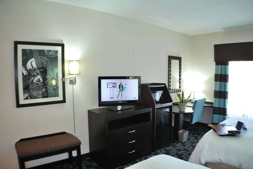 Hampton Inn & Suites Nashville @ Opryland — Hotel rooms in Nashville, Tennessee