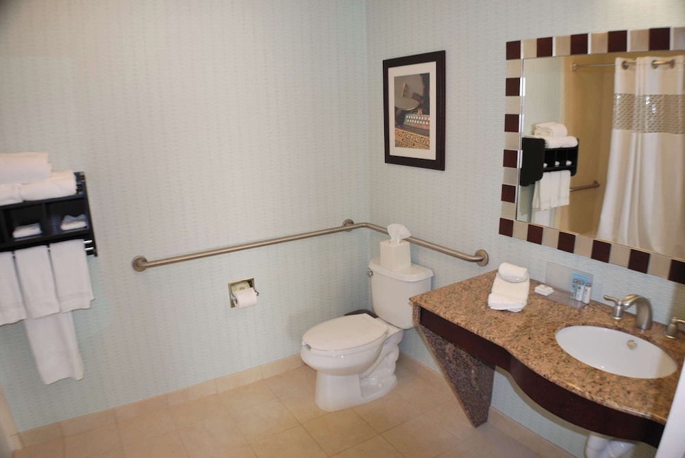 Hampton Inn & Suites Nashville @ Opryland — Hotel rooms in Nashville, Tennessee