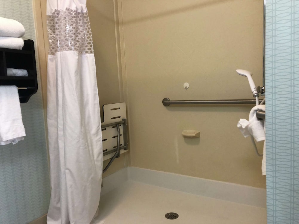 Hampton Inn & Suites Nashville @ Opryland — Hotel rooms in Nashville, Tennessee