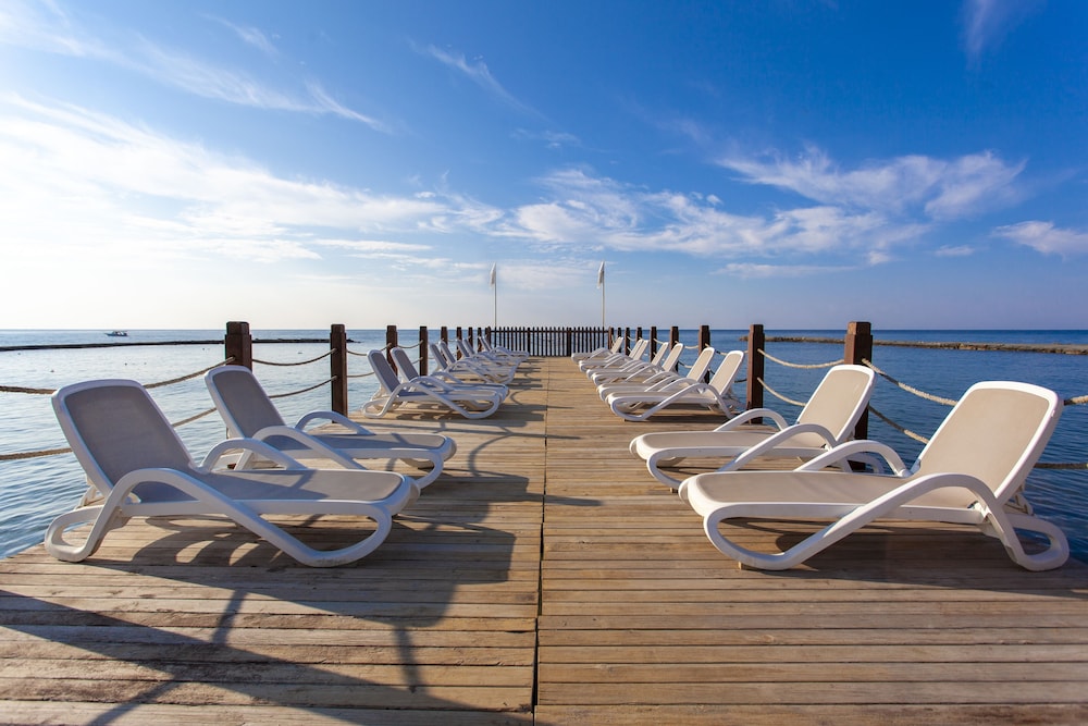 Haydarpasha Palace — Beach in Alanya