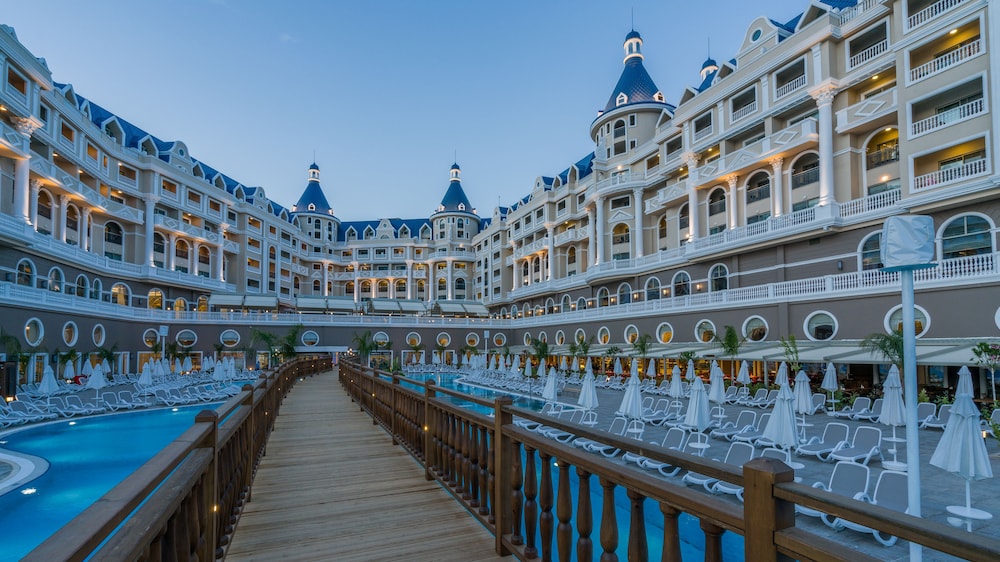 Haydarpasha Palace — Hotel building in Alanya