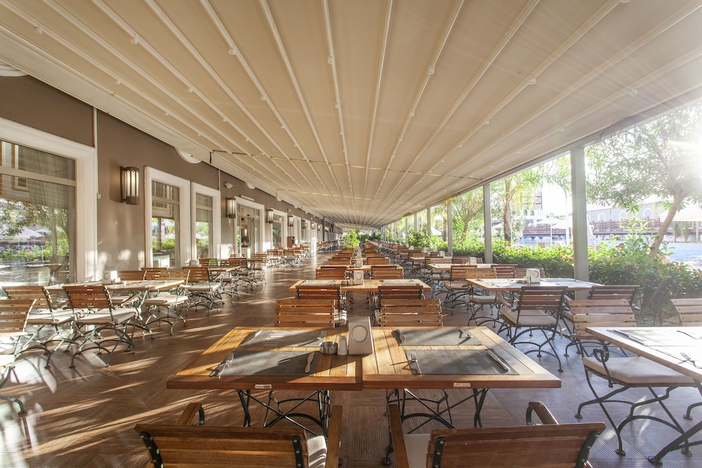 Haydarpasha Palace — Restaurant & bars in Alanya