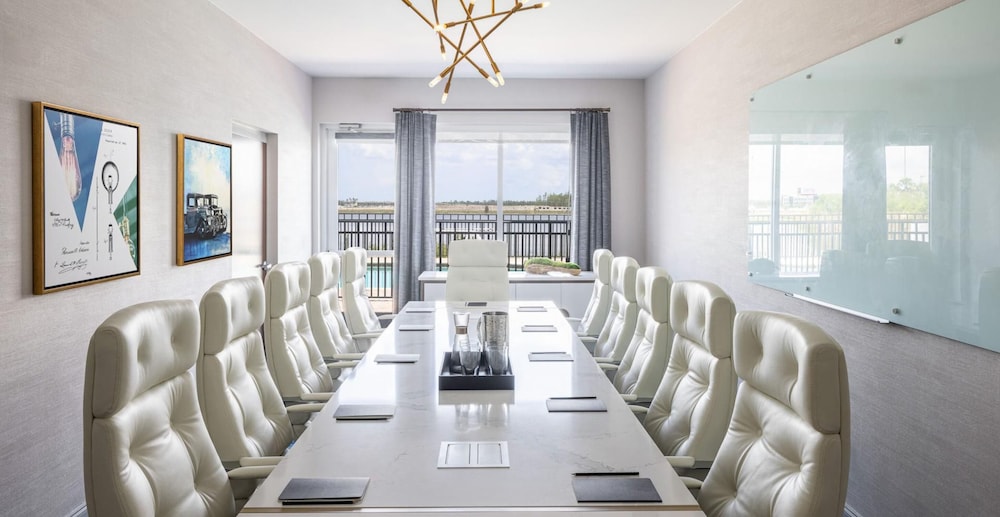 Crowne Plaza Ft. Myers Gulf Coast by IHG — Hotel building in Fort Myers, Florida