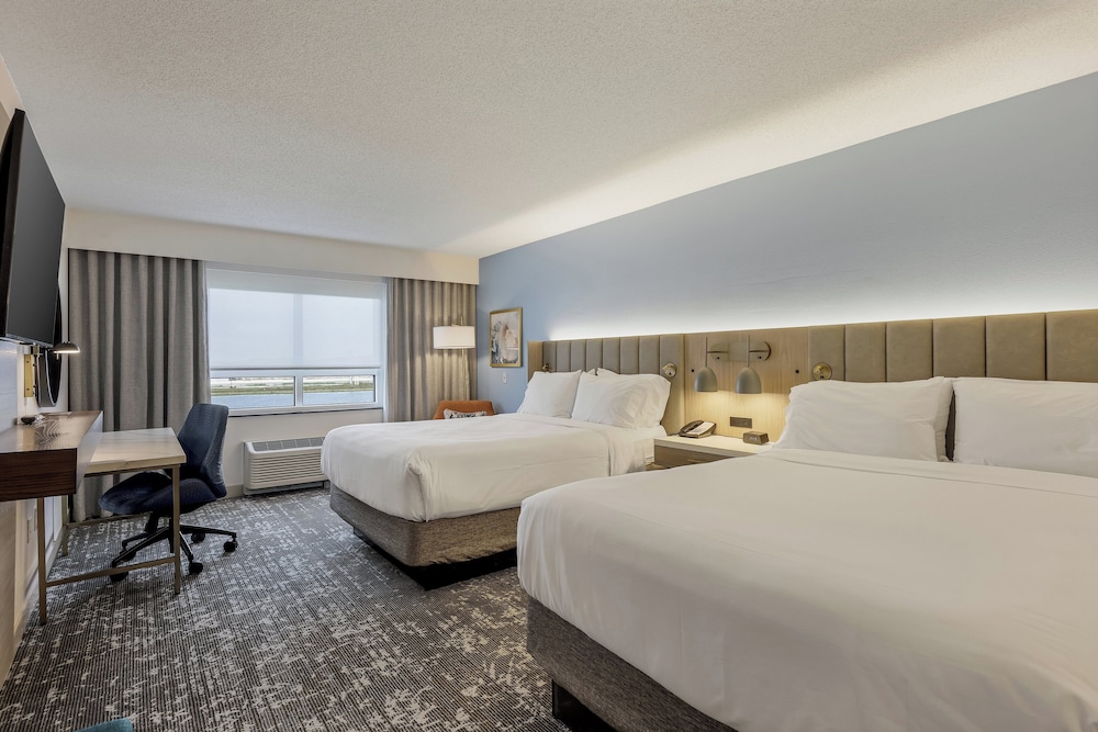 Crowne Plaza Ft. Myers Gulf Coast by IHG — Hotel rooms in Fort Myers, Florida