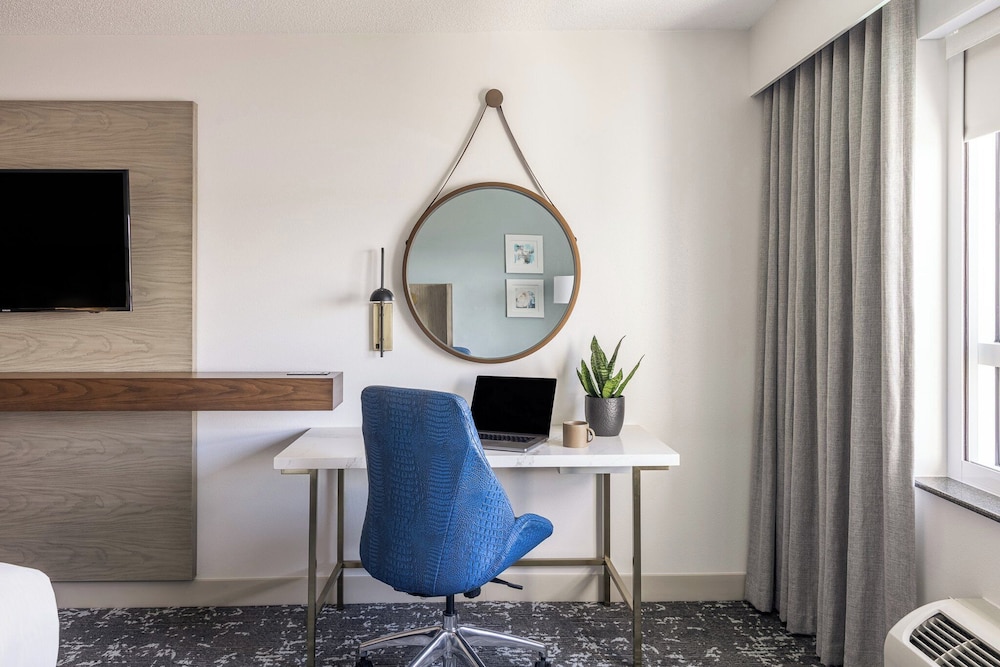 Crowne Plaza Ft. Myers Gulf Coast by IHG — Hotel rooms in Fort Myers, Florida