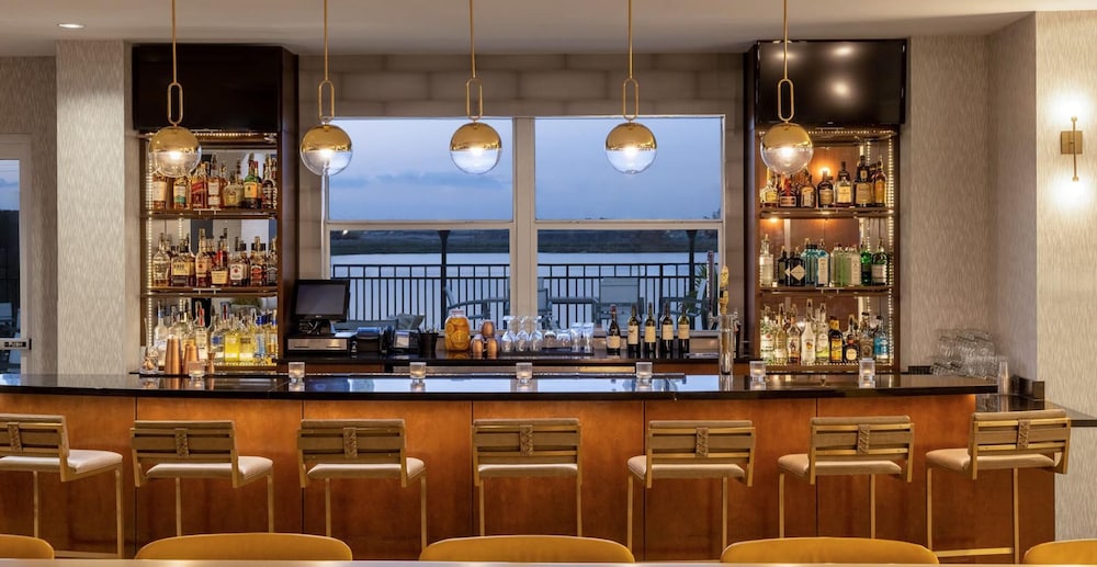 Crowne Plaza Ft. Myers Gulf Coast by IHG — Restaurant & bars in Fort Myers, Florida